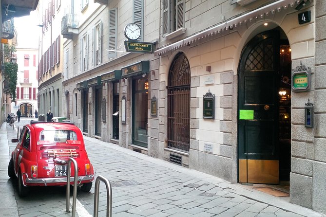 2 hour Vintage Fiat 500 Central City Tour in Milan - Roman remains, a banking palace, and the feeling of layers