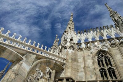 2-hours Duomo of Milan guided experience with entrance tickets - Inside the cathedral: stories, art, and a pace that works
