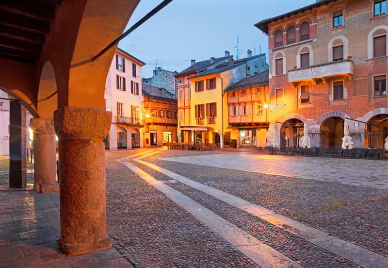 From Milan: Como, Lugano, Bellagio with Private Lake Cruise - Como (About 1.5 Hours): Cathedral Views and Straightforward Strolling
