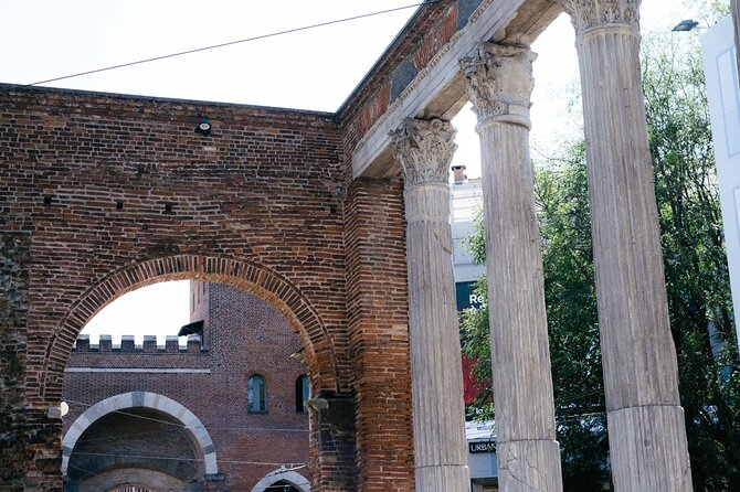 Highlights and hidden gems of Milan Bike Tour - Colonne di San Lorenzo: Rome’s Footprints Inside Milan