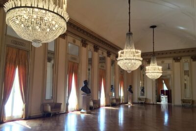 La Scala Theatre and Museum guided experience - Meeting point, timing, and what 1.5 hours is built for