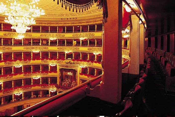 La Scala Theatre and Museum Tour in Milan With Private Guide - Guides and that human factor (Claudia, Alejandro, Stefania)