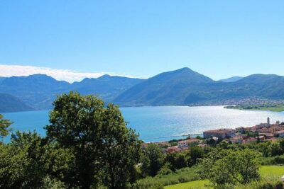 Lake Iseo & Franciacorta Winery. Scenic & Wine Tasting tour - Stop in Iseo: a lakeside town with the right kind of time