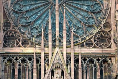 Milan: Best of Skip-the-Line Duomo Guided Tour Experience - Inside the Duomo: Art, Stained Glass, and Design Clues