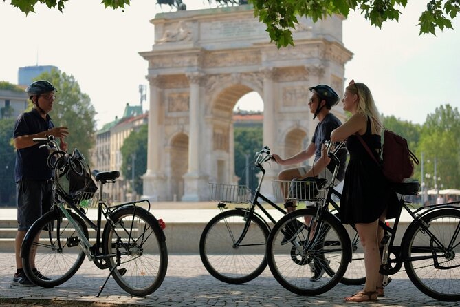 Milan: Bicycle Tour Live Tourist Guide 3 hours and half - Brera District and Arco della Pace: art galleries, palaces, and a big peace-minded arch