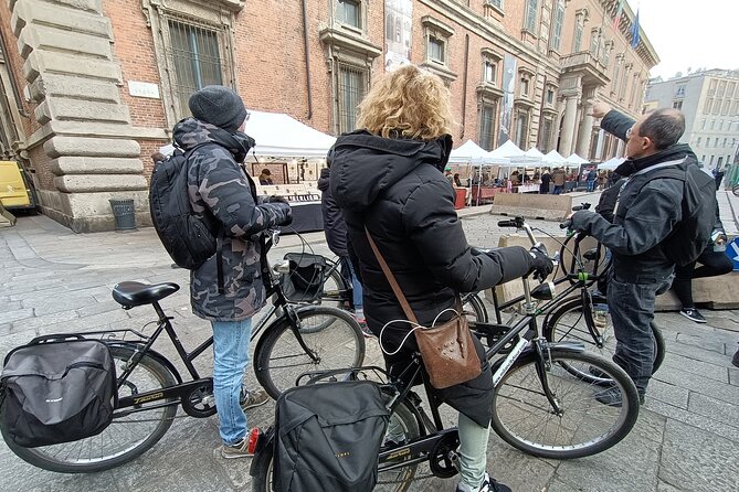 Milan: Bicycle Tour Live Tourist Guide 3 hours and half - Duomo di Milano from the street: the big exterior moment (and what’s not included)
