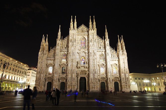 Milan by night walking experience - A 6:30 pm night walk that makes Milan feel smaller