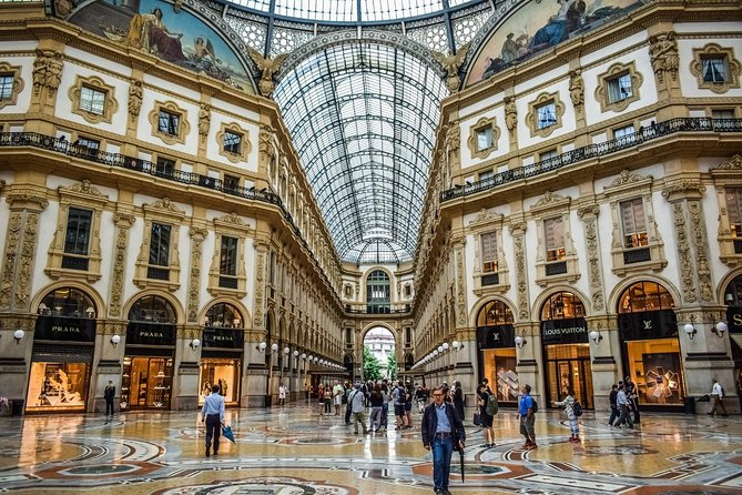 Milan by night walking experience - Pacing over two hours: how the walk actually feels