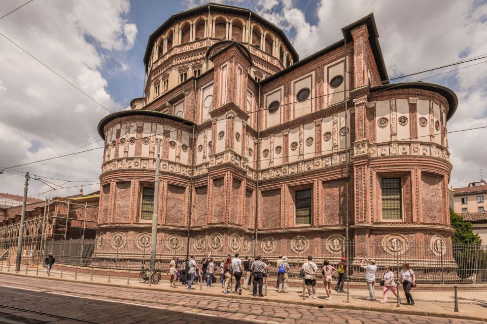 Milan: City Highlights Walking Tour with The Last Supper - Santa Maria delle Grazie and The Last Supper: fast-track access to a moving viewing