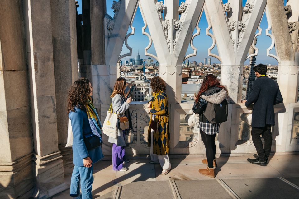 Milan: Duomo Rooftop and Cathedral Guided Tour with Tickets - Meeting point and pace: how the tour stays manageable