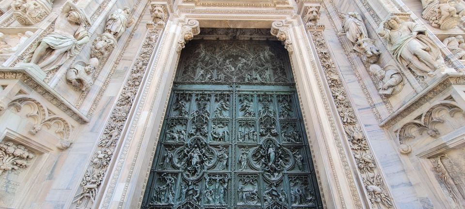 Milan: Duomo & Rooftop Tour with Optional Hop-On Hop-Off Bus - Up by Lift: The Duomo Terraces and Panoramic Views