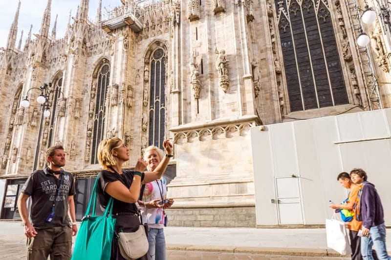 Milan Duomo Rooftops Tour + Optional Hop-on-Hop-off ticket - Duomo Rooftops vs. Going Inside: Know What You’re Buying