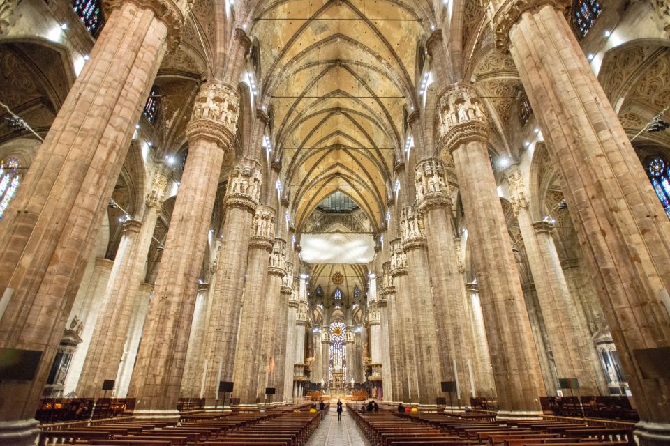 Milan: Fast-Track Milan Cathedral and Terraces Guided Tour - Getting In Through the Separate Entrance (and What It Feels Like)
