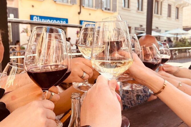 Milan Gourmet Tour: A Premium Tasting Experience by Do Eat Better - Via Dante pizza: street-food energy with a proper slice