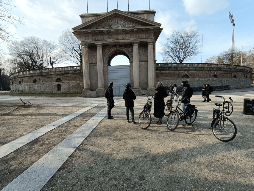 Milan: Guided Bike Tour - Peace Arch, Darsena, canals, and Santa Maria delle Grazie views