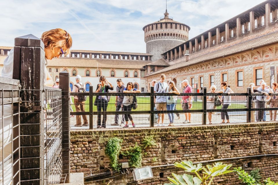 Milan: Guided Walking Tour & Last Supper Visit with Ticket - Leonardo’s Last Supper: your guided viewing window