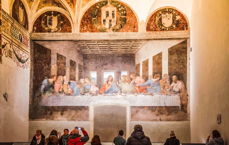 Milan: Guided Walking Tour & Last Supper Visit with Ticket - Duomo area façade time: slow down, then move on