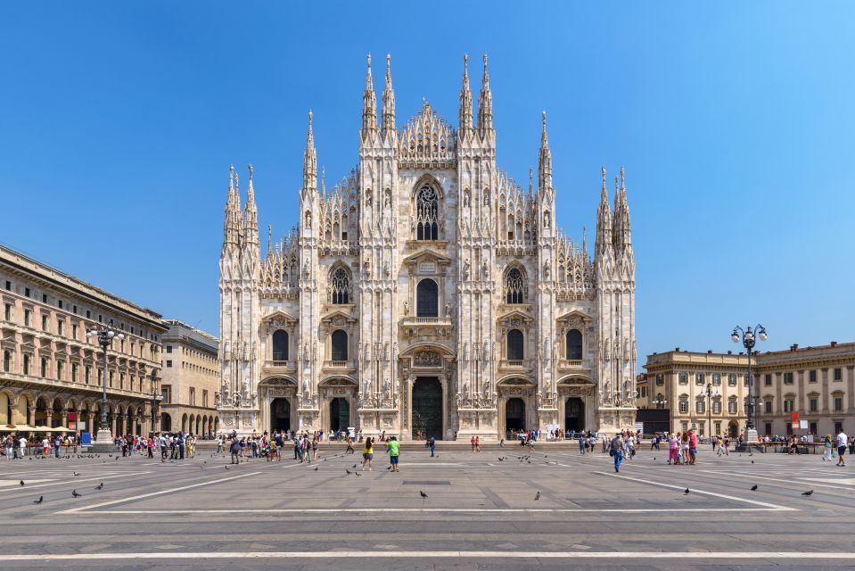 Milan: Guided Walking Tour with Duomo and the Last Supper - Sforza Castle courtyards and La Scala Square, from the outside