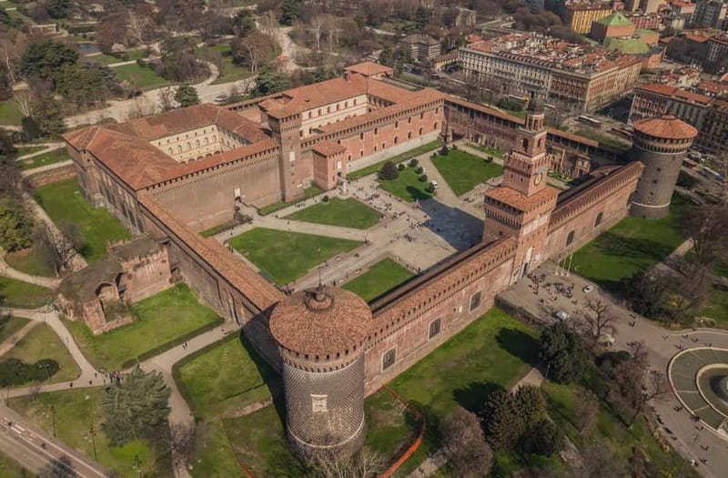 Milan: Last Supper and Sforza Castle Guided Tour - Inside Leonardo’s mural: what the guide points out for you