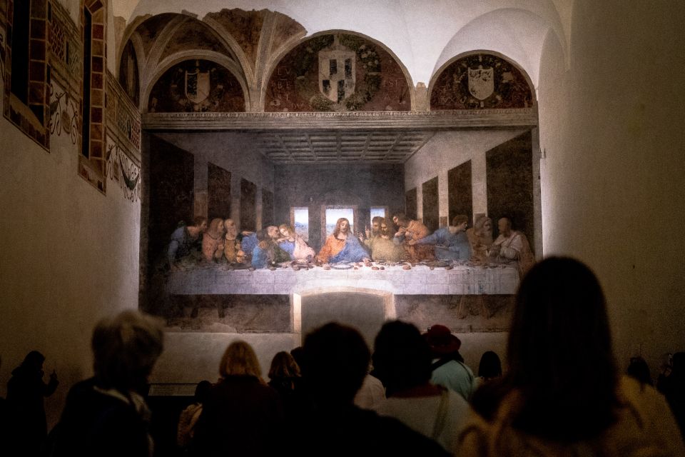 Milan: Last Supper Entrance Ticket and Guided Tour - Inside the Cenacolo room: how the guide helps you read the painting