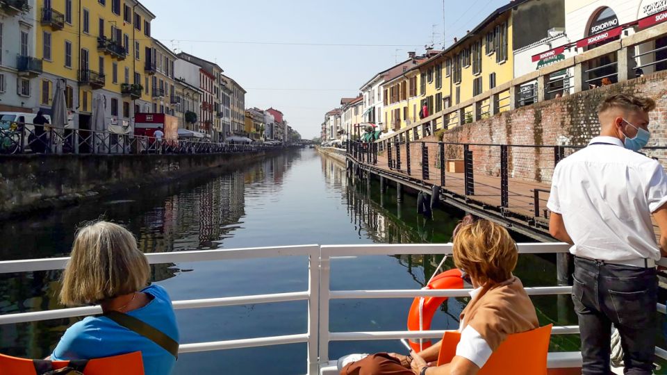 Milan: Navigli District Canal Boat Tour with Aperitivo - Aperitivo on Board: What You Actually Get to Sip and Munch