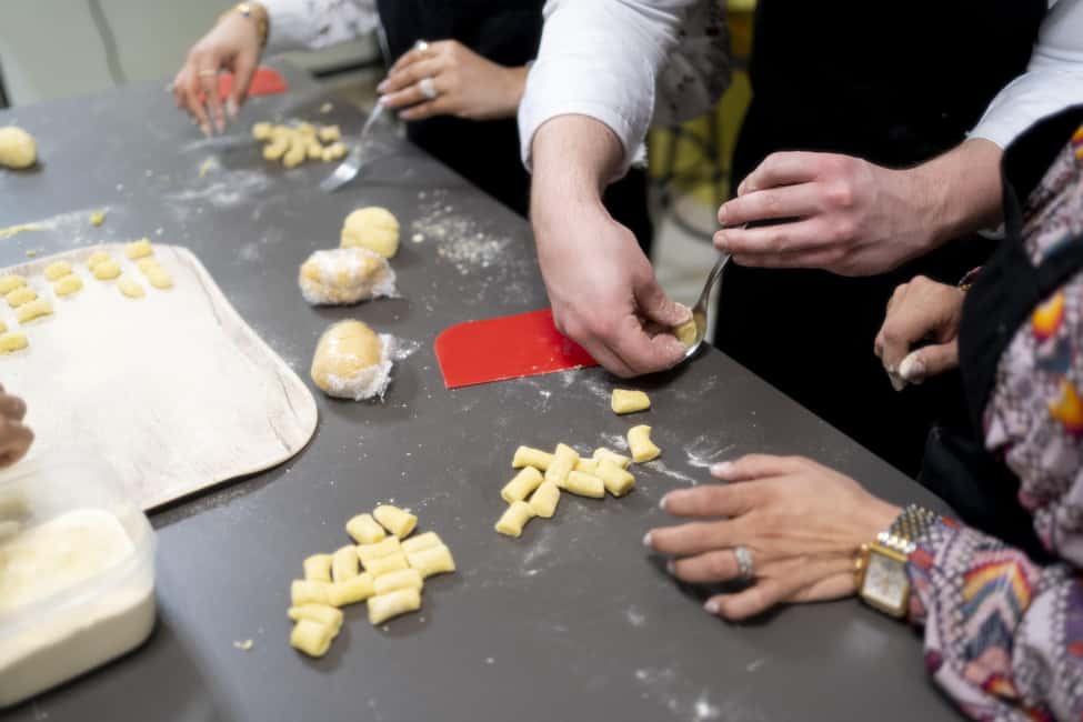 Milan: Pasta, Gnocchi and Tiramisù Cooking Class with Wine - Who This Class Is Best For