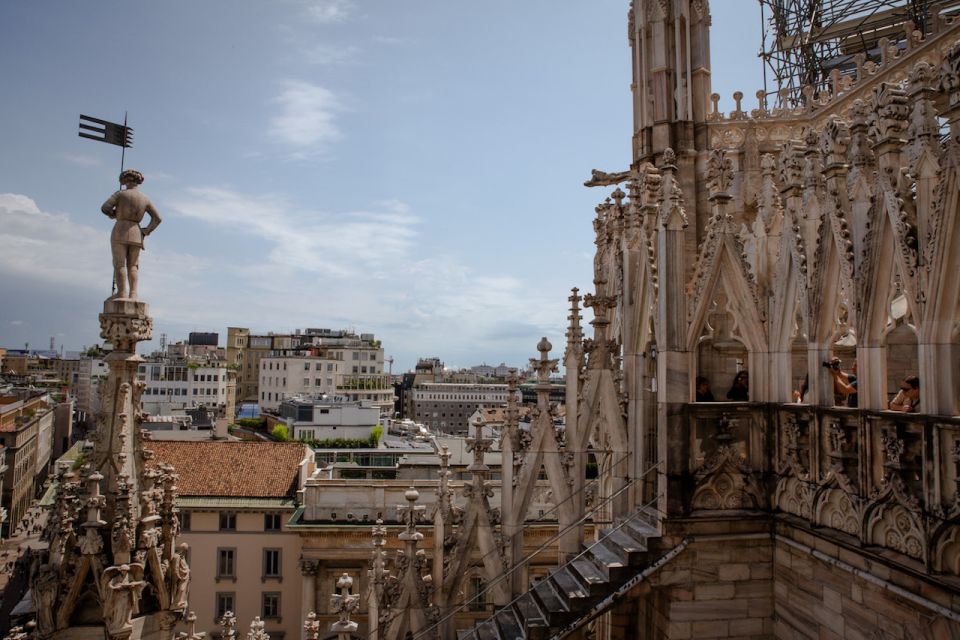 Milan: Priority Access Duomo and Rooftop Tour - Finding The Meeting Point Without Stress