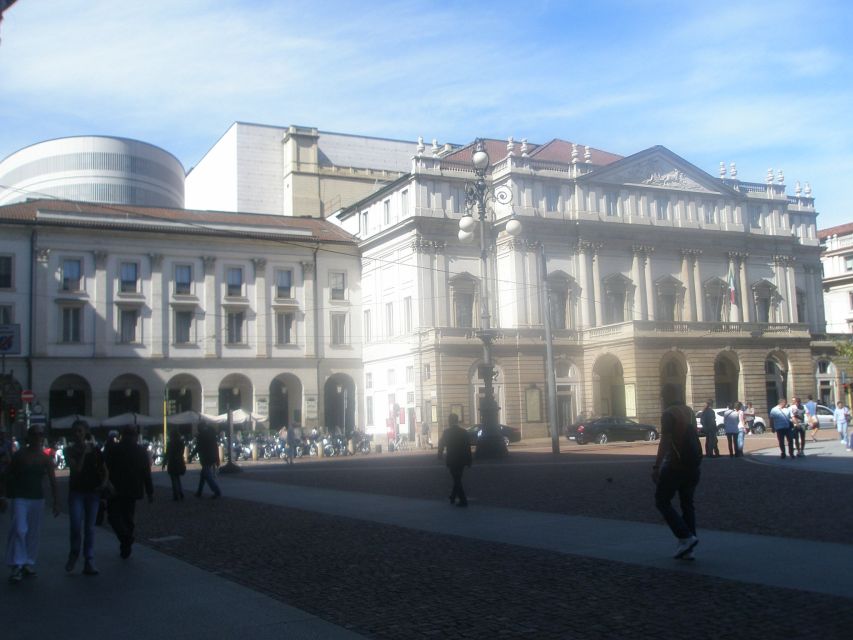 Milan: Private or Shared Essential Walking Tour - Starting at the Duomo: the fastest way to understand Milan