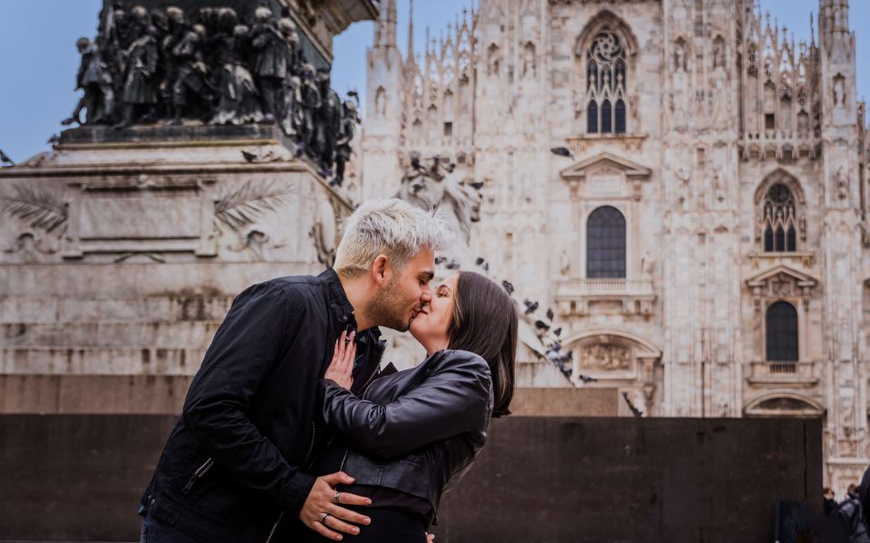 Milan: Private Professional Photoshoot at the Duomo - The Duomo square stop: a short session with pro direction