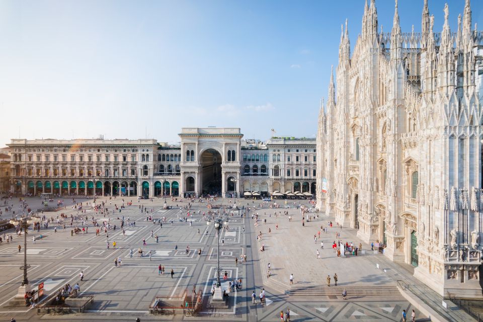 Milan: Private Tour - Duomo, Sforza Castle & Gelato Tasting - Meeting point inside the Galleria: how to avoid day-of confusion