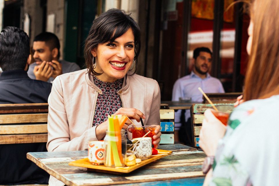 Milan: Private Tour with Drinks & Bites in Centro Storico - Where you meet and how the 2.5-hour format feels