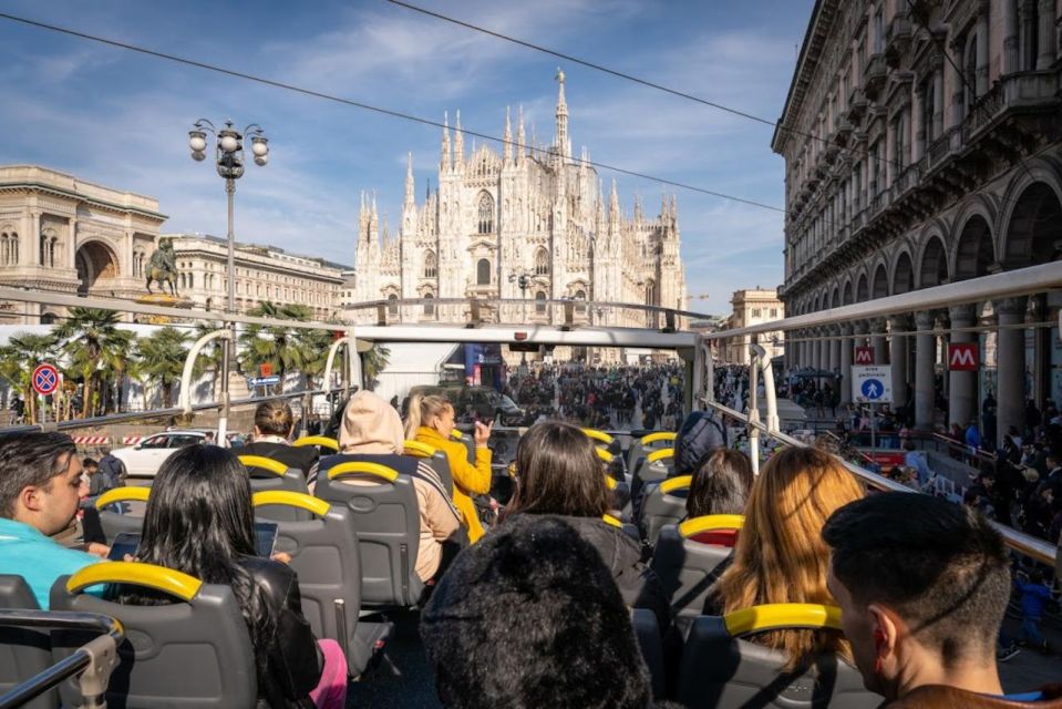 Milan: Skip-the-Line Duomo Guided Tour & Hop-on Hop-off Bus - Where You Meet (and How Not to Lose Your Group)