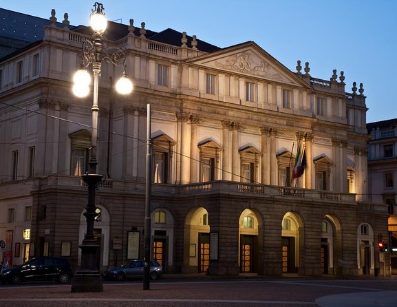 Milan: Skip-the-Line Duomo & La Scala Museum Guided Tour - Dress Code and Duomo Rules: The Fastest Way to Avoid Tour Friction