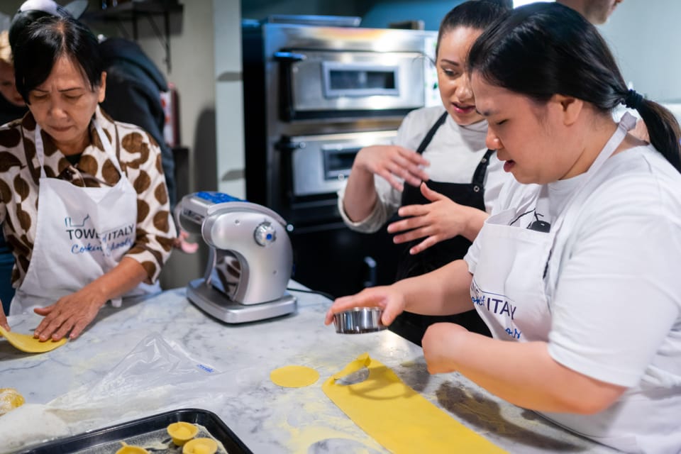 Milan: Small-group Pasta & Gelato Class with Unlimited Wine - Sauce Options You’ll Actually Taste With Your Pasta