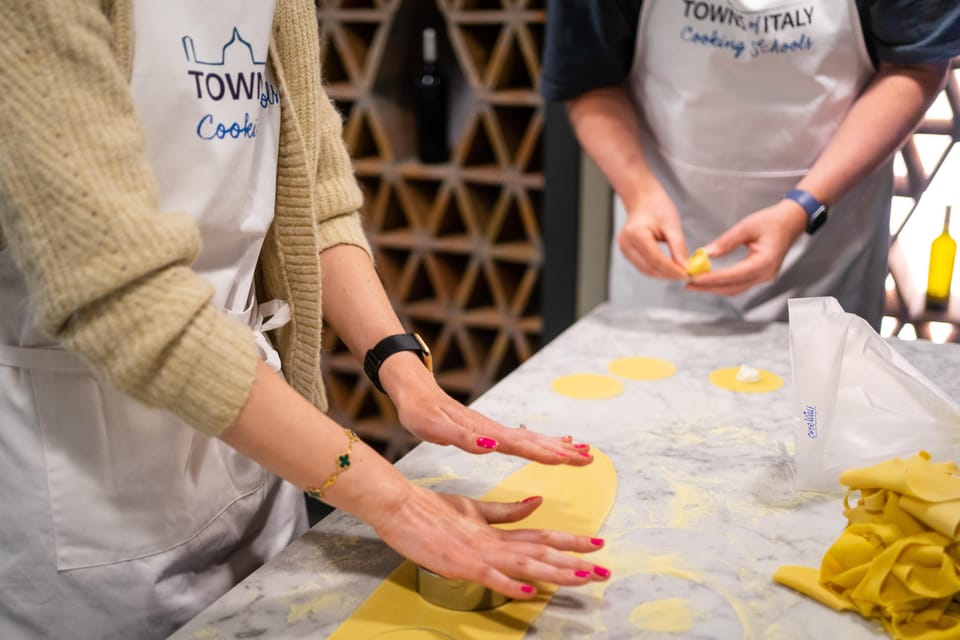 Milan: Small-group Pasta & Gelato Class with Unlimited Wine - Gelato Lab: Creating a Flavor and Learning the Creamy Texture