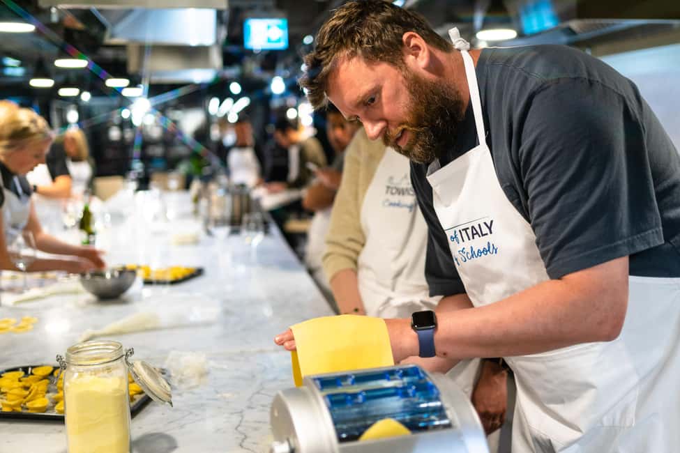 Milan: Small-group Pasta & Gelato Class with Unlimited Wine - Central Market Location: Getting There Near Milan Centrale