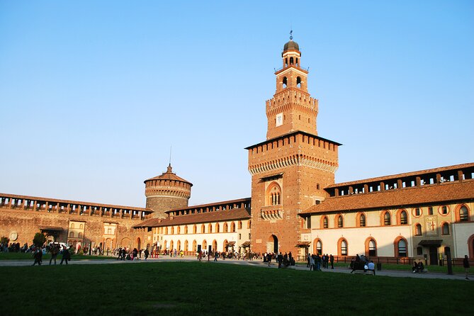 Milan: The Last Supper & Sforza Castle Guided Tour - Your guide in front of Leonardo: what the talk adds
