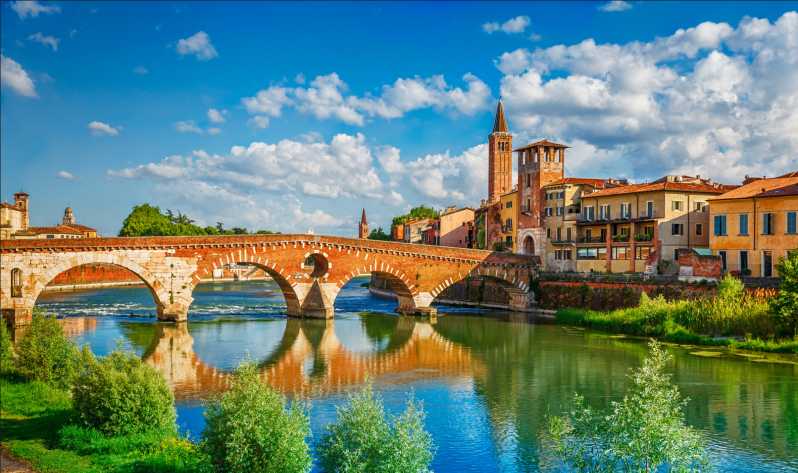 Milan: Verona Day Tour with a Lake Garda Cruise to Sirmione - Verona on foot: Arena di Verona and Juliet’s Balcony without the chaos