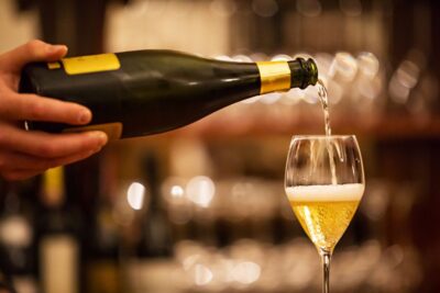 Milan: Wine Tasting Experience in the City Centre - The 1.5-hour flow: three wines, one clear lesson