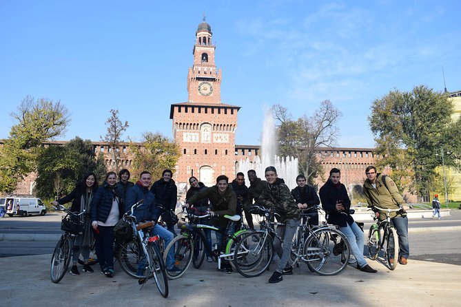 Milan's Hidden Gems: Unique Bike Tour (ENG, NL) - Bosco Verticale: modern Milan right out of the gate