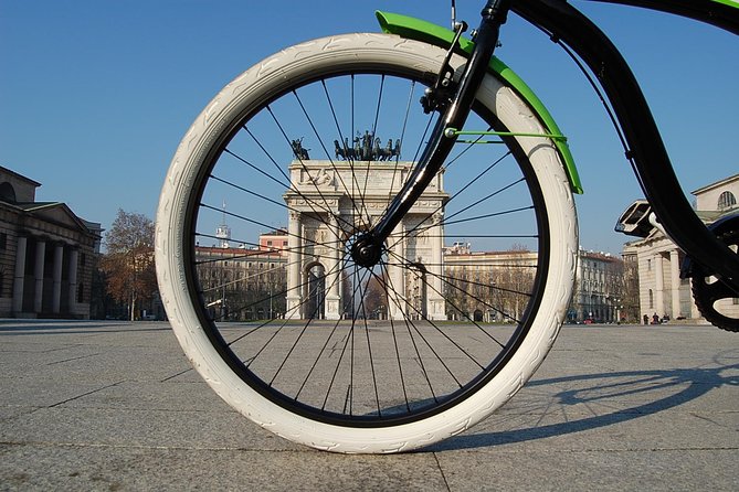 Milan's Hidden Gems: Unique Bike Tour (ENG, NL) - Piazza della Conciliazione and Arco della Pace: upscale streets and monuments