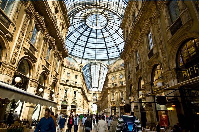Milan's Must See: Half-Day Tour of Last Supper, Duomo & La Scala - Entering Duomo di Milano: scale, detail, and the dress code reality check