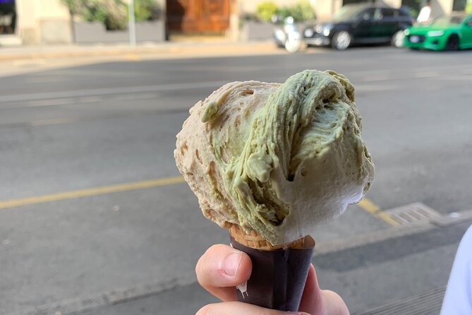 NO DIET CLUB - Best Food Tour in Milan ! - The Food Stops: Cannolo, Thin-Crust Pizza, Arancini, and Gelato