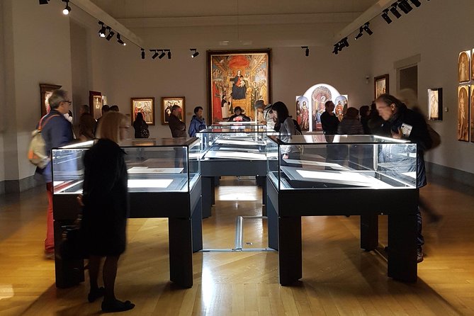 Pinacoteca Ambrosiana and da Vinci's Codex Atlanticus admission in Milan - Finding Pinacoteca Ambrosiana fast from Piazza Duomo