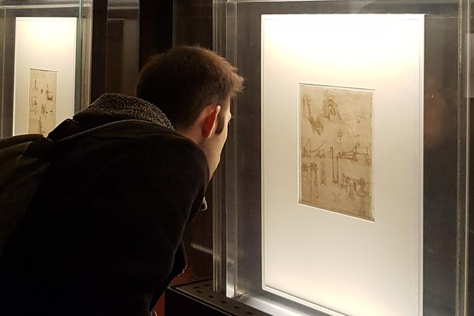 Pinacoteca Ambrosiana and da Vinci's Codex Atlanticus admission in Milan - The Codex Atlanticus exhibit: Leonardo’s thinking on paper