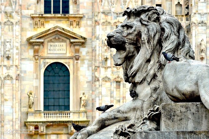 Private 3 Hours of Wonders in Milan (3km Friendly & Easy) - Piazza della Scala: iconic drama and a Leonardo landmark