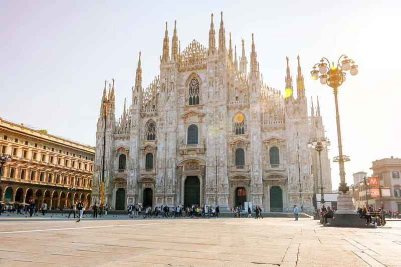 Skip-the-Line Duomo & La Scala Museum Tour + Hop On Hop Off - Milan Duomo: Gothic vaults, strict rules, and why everyone keeps looking up