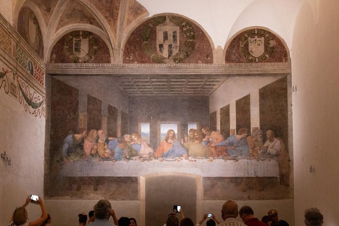 Skip the Line: Essential Milan Tour Including Da Vinci's 'The Last Supper' - Where the tour starts and how to stay with your guide