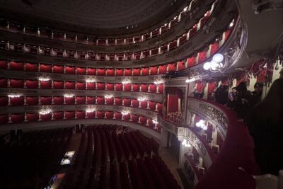 Skip the line La Scala Theatre Guided Tour Experience - The guided hour: how the stories make the architecture click