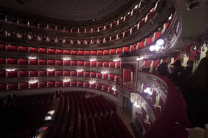 Skip the line La Scala Theatre Guided Tour Experience - The guided hour: how the stories make the architecture click